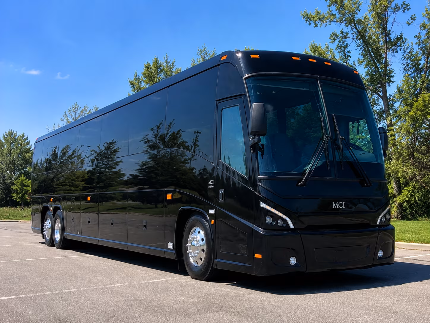 browse charter buses for large group wine tours to hermann missouri